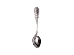 Серебряная чайная ложка с объемным орнаментом и черневым узором на верхней части ручки